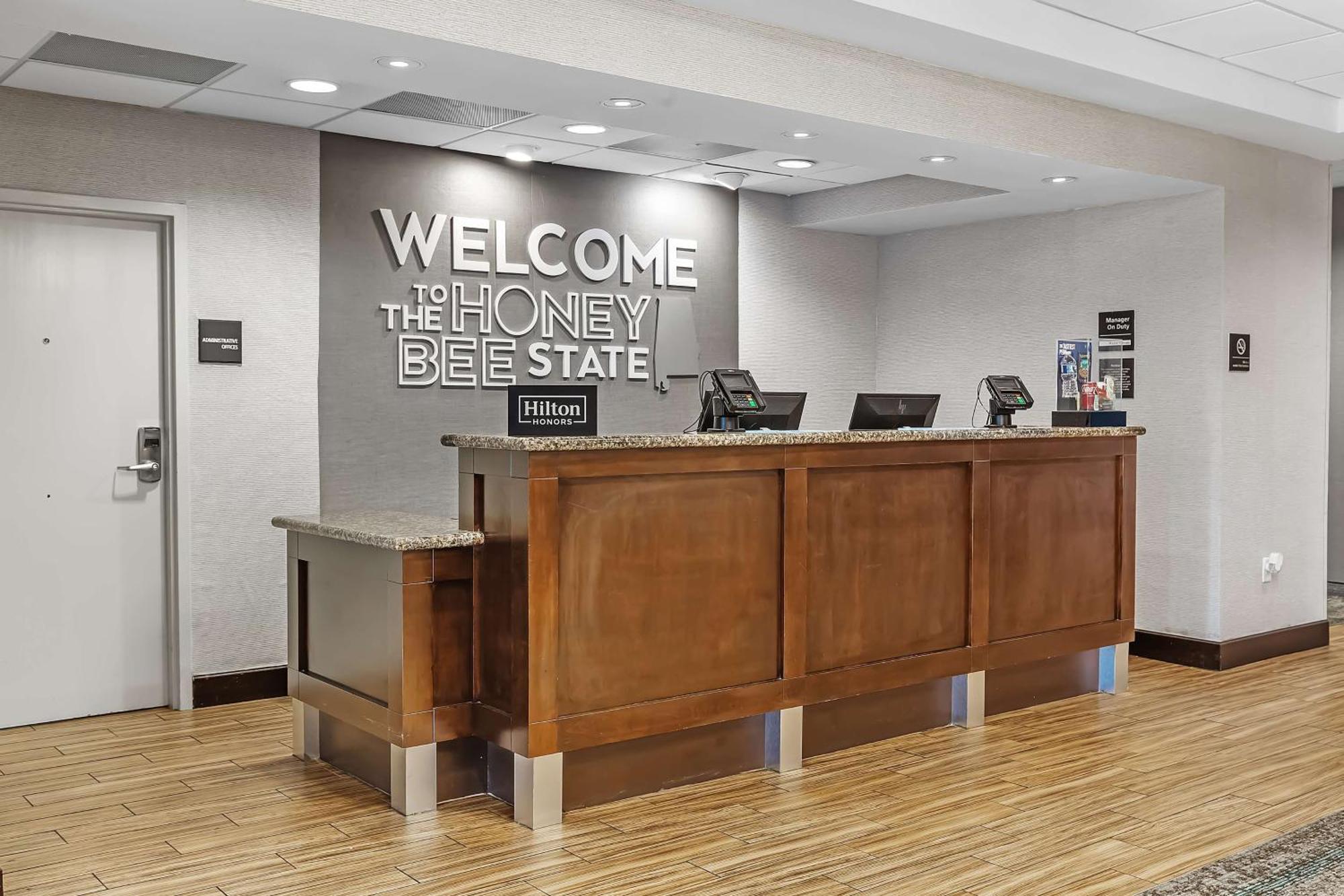 Hampton Inn - Атмор Экстерьер фото