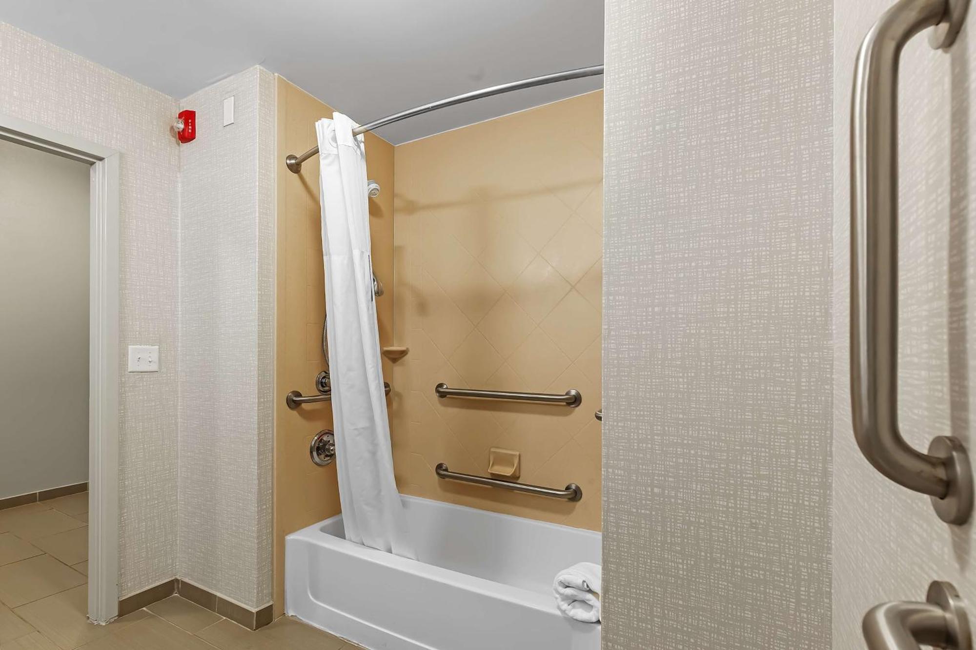 Hampton Inn - Атмор Экстерьер фото
